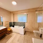 Апартаменты Cherry Jacuzzi *