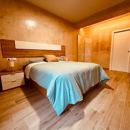 Cherry Jacuzzi روندا